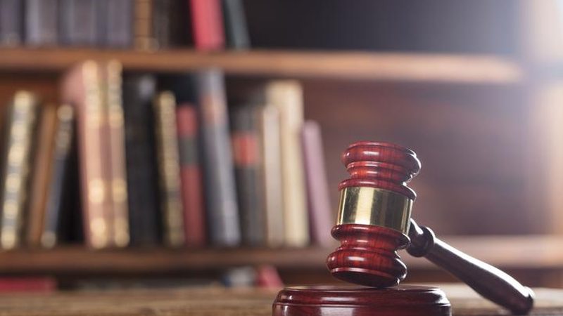 成都公司股权变更：代办与自行办理的五大差异